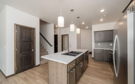 6142 Bison (End Unit)